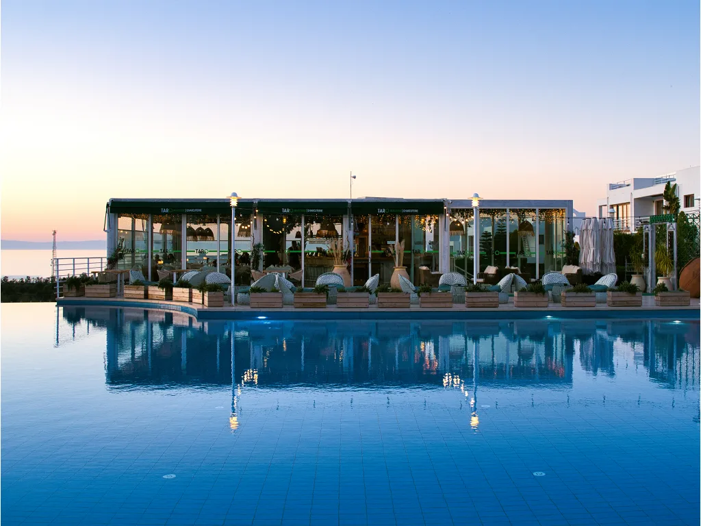 Sunset at the Water's Edge: Dining at Taro Ristorante & Bar
